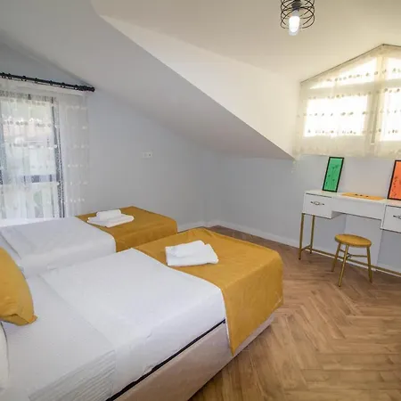 Villa Kayapark 4+1 Villa, Oezel Havuzlu, Fethiye
