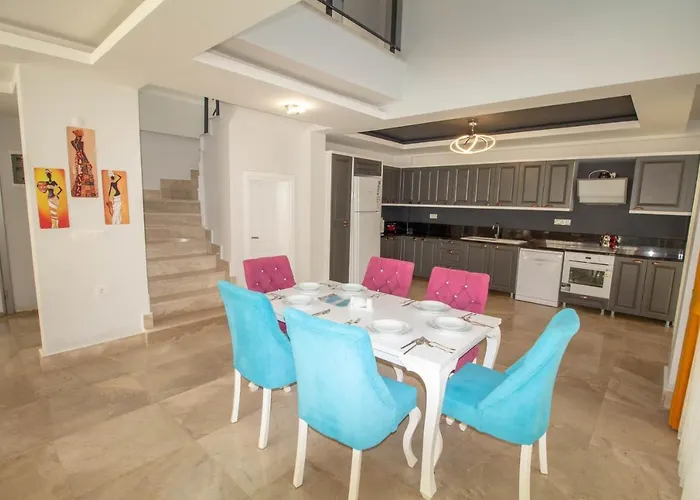 Willa Kayapark 4+1 Villa, Oezel Havuzlu,